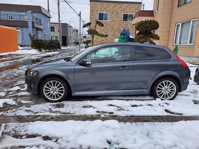 Ｃ３０ ２．４ｉ　ＳＥ　サンルーフ　ナビ　バックカメラ　夏冬タイヤ付き　シートヒーター（6枚目）