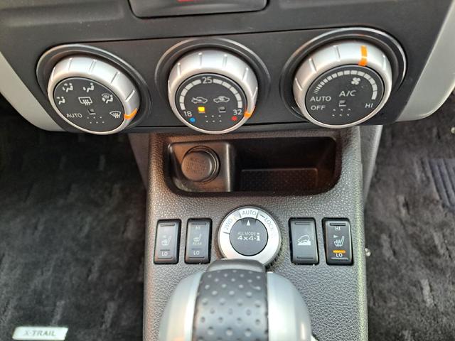 エクストレイル ２０Ｘｔ　４ＷＤ　バックカメラ　ナビ　テレビ　前後シートヒーター　スマートキー（4枚目）