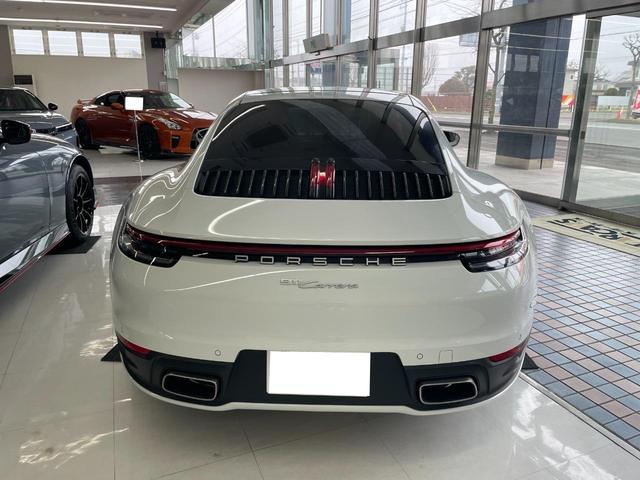 ９１１ ９１１カレラ　（ＪＵ適正販売店）　盗難防止システム　アイドリングストップ　クルーズコントロール　シートヒーター　革シート　ＬＥＤヘッドライト　クリアランスソナー　バックカメラ　フロントカメラ（7枚目）