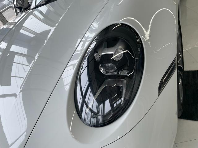 ９１１ ９１１カレラ　（ＪＵ適正販売店）　盗難防止システム　アイドリングストップ　クルーズコントロール　シートヒーター　革シート　ＬＥＤヘッドライト　クリアランスソナー　バックカメラ　フロントカメラ（11枚目）