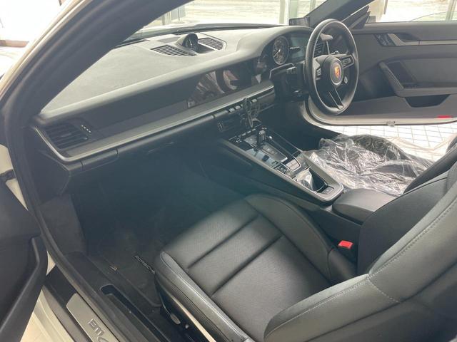 ９１１ ９１１カレラ　（ＪＵ適正販売店）　盗難防止システム　アイドリングストップ　クルーズコントロール　シートヒーター　革シート　ＬＥＤヘッドライト　クリアランスソナー　バックカメラ　フロントカメラ（28枚目）
