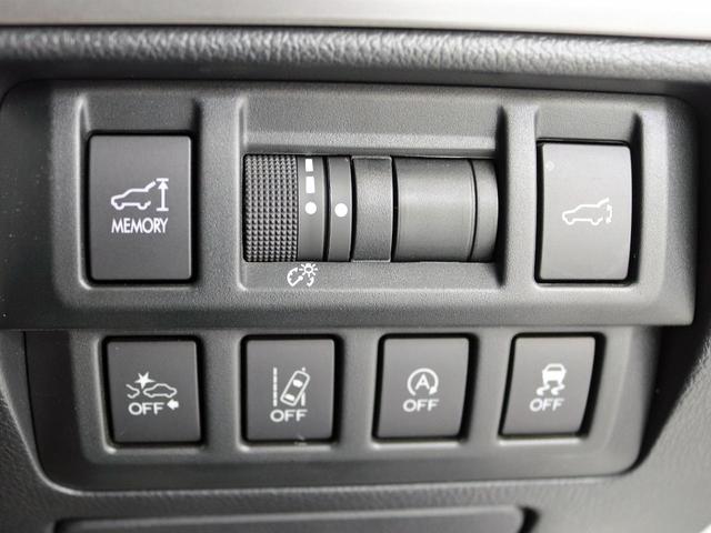 レガシィアウトバック リミテッド　アイサイトＶｅｒ．３　８インチナビＴＶ　バックカメラ　サンルーフ　新品ＡＷオープンカントリー　黒革シート　前席／後席シートヒーター　パワーメモリーシート　コーナーセンサー　パワーバックドア　ＥＴＣ（15枚目）