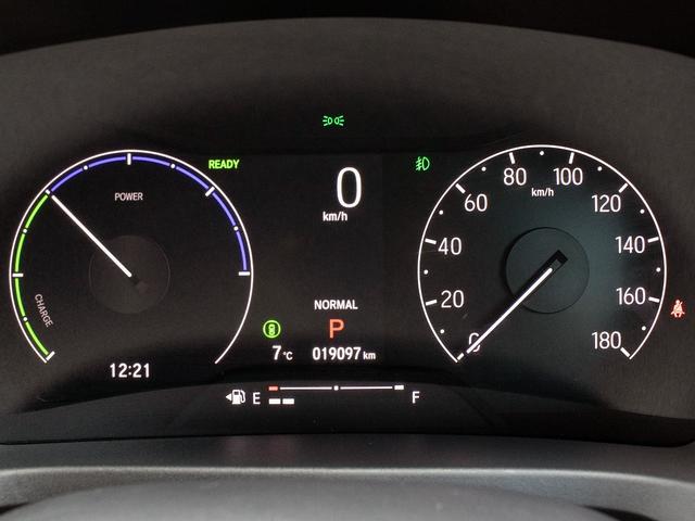 ヴェゼル e:HEV Z ホンダセンシング ホンダコネクトディスプレイ ナビTV 全周囲カメラ ステア/シートヒーター パワーバックドア ハーフレザー ETC2.0 ワイヤレス充電 BSM LEDヘッドランプ/フォグ 本州仕入(4枚目)