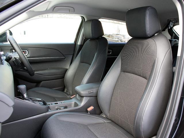 ヴェゼル e:HEV Z ホンダセンシング ホンダコネクトディスプレイ ナビTV 全周囲カメラ ステア/シートヒーター パワーバックドア ハーフレザー ETC2.0 ワイヤレス充電 BSM LEDヘッドランプ/フォグ 本州仕入(32枚目)