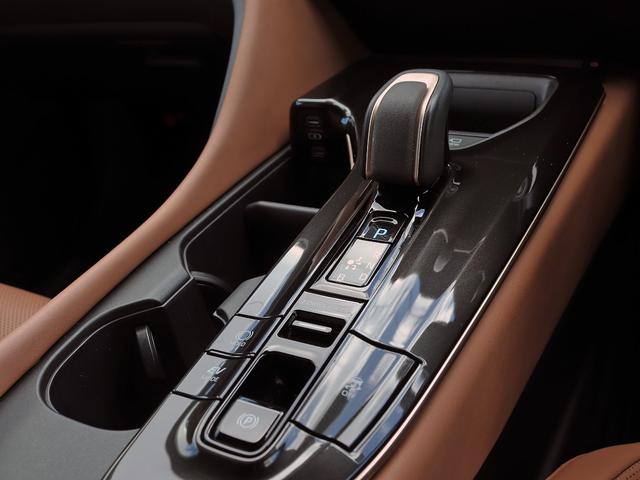 クラウンスポーツ Z 寒冷地 モデリスタ パノラマルーフ 12.3インチナビTV プレミアムサウンド 全周囲カメラ ワイヤレス充電 革シート ステア/シートヒーター ETC ドラレコ トヨタチームメイト BSM 本州仕入れ(11枚目)