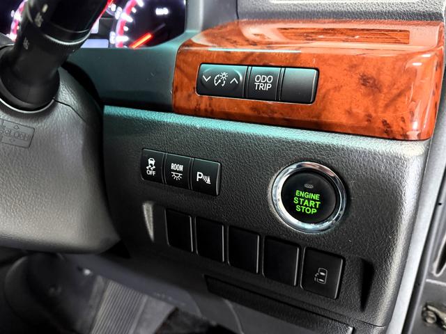 ヴェルファイア ２．４Ｚ　プラチナセレクションＩＩ　４ＷＤ　アルパイン８インチナビ　アルパイン１０，２インチフリップダウンモニター　本州仕入　フルセグＴＶ　フロント＆サイド＆バックカメラ　両側パワースライドドア　パワーバックドア　クラッツィオ革調カバー（31枚目）