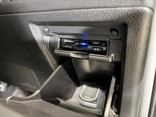 ヴェルファイア ２．４Ｚ　プラチナセレクションＩＩ　４ＷＤ　アルパイン８インチナビ　アルパイン１０，２インチフリップダウンモニター　本州仕入　フルセグＴＶ　フロント＆サイド＆バックカメラ　両側パワースライドドア　パワーバックドア　クラッツィオ革調カバー（32枚目）