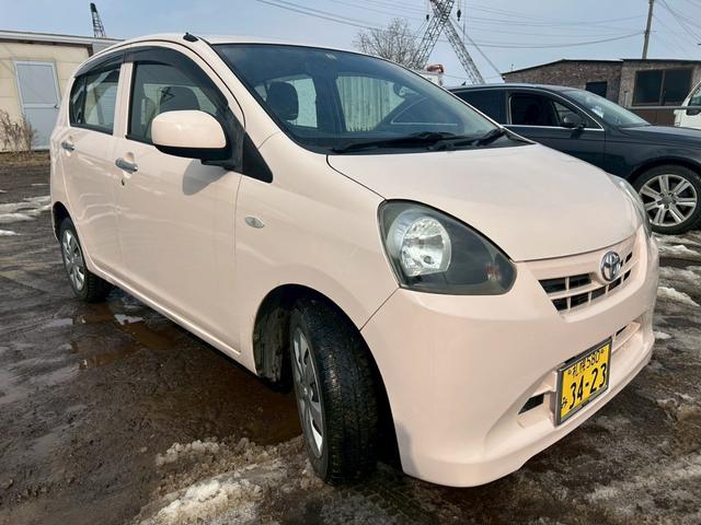 ピクシスエポック Ｘｆ　４ＷＤ　新品夏タイヤ　ナビ　Ｅｇスターター（6枚目）