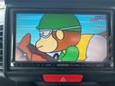 Ｎ－ＢＯＸカスタム Ｇ　４ＷＤ　ＥＴＣ　バックカメラ　両側スライドドア　ナビ　ＴＶ　オートライト　ＨＩＤ　スマートキー　アイドリングストップ　電動格納ミラー　シートヒーター　ベンチシート　ＣＶＴ　盗難防止システム　ＡＢＳ（5枚目）
