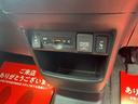 Ｎ－ＢＯＸカスタム Ｇ　４ＷＤ　ＥＴＣ　バックカメラ　両側スライドドア　ナビ　ＴＶ　オートライト　ＨＩＤ　スマートキー　アイドリングストップ　電動格納ミラー　シートヒーター　ベンチシート　ＣＶＴ　盗難防止システム　ＡＢＳ（7枚目）