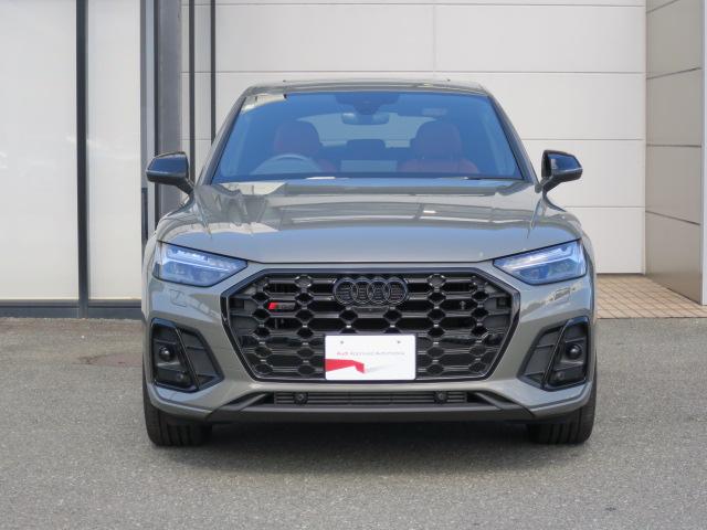 ＳＱ５スポーツバック ベースグレード　ＴＶチューナー　プライバシーガラス　カラードブレーキキャリパー　レッド　コンフォートＰ　ブラックスタイリングＰ　レザーＰ（2枚目）