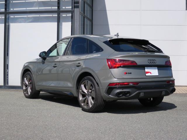 ＳＱ５スポーツバック ベースグレード　ＴＶチューナー　プライバシーガラス　カラードブレーキキャリパー　レッド　コンフォートＰ　ブラックスタイリングＰ　レザーＰ（4枚目）