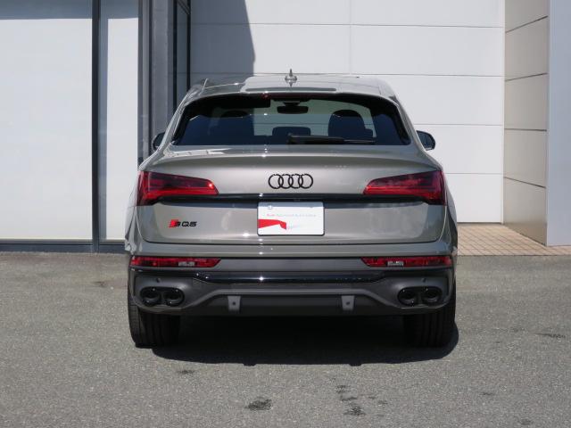 ＳＱ５スポーツバック ベースグレード　ＴＶチューナー　プライバシーガラス　カラードブレーキキャリパー　レッド　コンフォートＰ　ブラックスタイリングＰ　レザーＰ（5枚目）