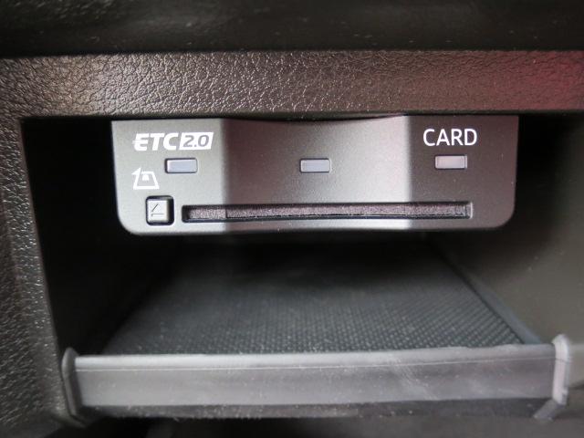 ＳＱ５スポーツバック ベースグレード　ＴＶチューナー　プライバシーガラス　カラードブレーキキャリパー　レッド　コンフォートＰ　ブラックスタイリングＰ　レザーＰ（17枚目）