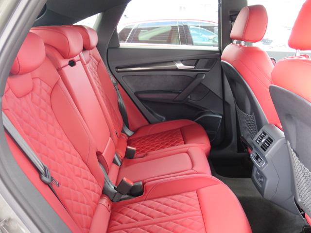 ＳＱ５スポーツバック ベースグレード　ＴＶチューナー　プライバシーガラス　カラードブレーキキャリパー　レッド　コンフォートＰ　ブラックスタイリングＰ　レザーＰ（21枚目）