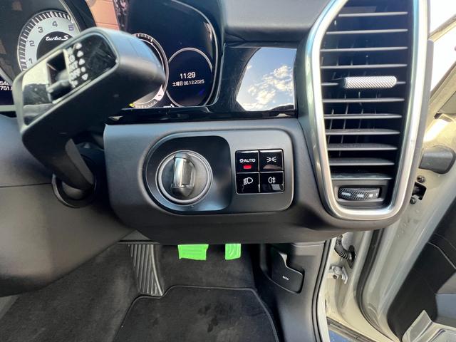 カイエンクーペ カイエンターボS E‐ハイブリッド クーペ(27枚目)