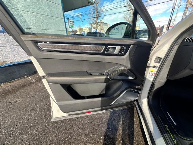 カイエンクーペ カイエンターボS E‐ハイブリッド クーペ(61枚目)