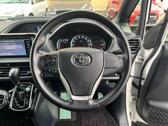 ヴォクシー ＺＳ　煌ＩＩ　ワンオーナー／寒冷地仕様／純正エンジンスターター／リアヒーター／純正ナビ／フルセグ／ＬＥＤヘッドライト／両側パワースライドドア（10枚目）