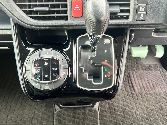 ヴォクシー ＺＳ　煌ＩＩ　ワンオーナー／寒冷地仕様／純正エンジンスターター／リアヒーター／純正ナビ／フルセグ／ＬＥＤヘッドライト／両側パワースライドドア（14枚目）