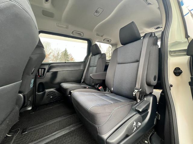 ヴォクシー ＺＳ　煌ＩＩ　ワンオーナー／寒冷地仕様／純正エンジンスターター／リアヒーター／純正ナビ／フルセグ／ＬＥＤヘッドライト／両側パワースライドドア（24枚目）