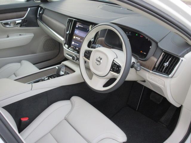 Ｖ９０ クロスカントリー　Ｂ６　ＡＷＤ　プロ　認定中古車　登録済未使用車　Ｇｏｏｇｌｅ搭載　ＬＥＤヘッドライト　本革シート・前席パワーシート＆シートヒーター・パワーテールゲート・パイロットアシスト・３６０°ビューカメラ（11枚目）