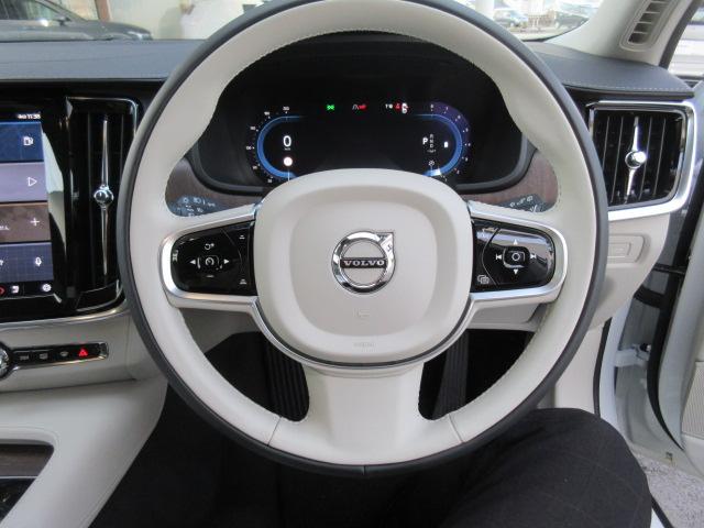 Ｖ９０ クロスカントリー　Ｂ６　ＡＷＤ　プロ　認定中古車　登録済未使用車　Ｇｏｏｇｌｅ搭載　ＬＥＤヘッドライト　本革シート・前席パワーシート＆シートヒーター・パワーテールゲート・パイロットアシスト・３６０°ビューカメラ（13枚目）