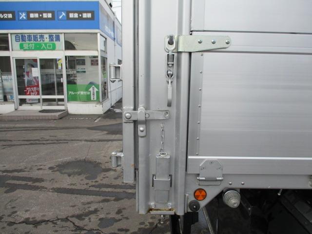 キャンター 　ファームダンプ　リア観音開き　積載２０００ｋｇ　荷台内寸長さ４１０ｃｍ幅２０６ｃｍ高さ６０ｃｍ差枠６０ｃｍ　メッキパーツ　サイドマーカー　路肩灯　メッキスチールホイール　社外ＬＥＤテール　キーレス（25枚目）