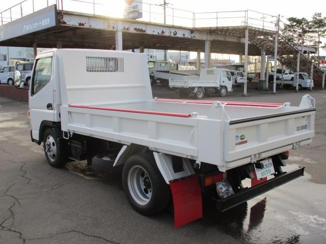 キャンター 全低床ダンプ　外装オールペイント済み　５ＭＴ３ペダル　車両総重量５．０ｔ未満　４ナンバー　エアコン　パワステ　パワーウィンドウ　ＡＢＳ　運転席エアバック　荷台内寸長さ３０５ｃｍ幅１６０ｃｍ高さ３２ｃｍ　ＥＴＣ（7枚目）