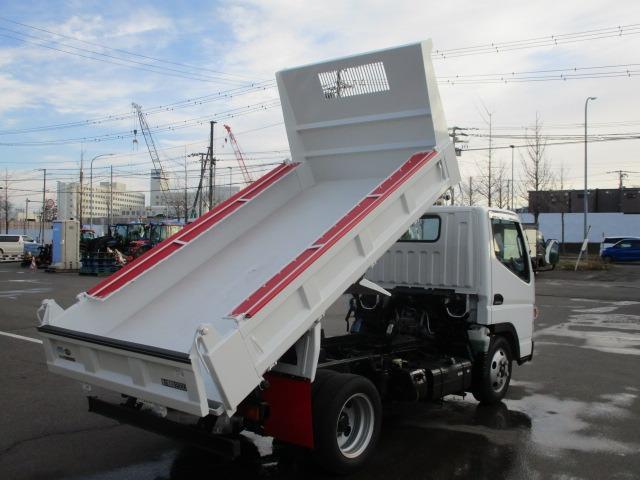 キャンター 全低床ダンプ　外装オールペイント済み　５ＭＴ３ペダル　車両総重量５．０ｔ未満　４ナンバー　エアコン　パワステ　パワーウィンドウ　ＡＢＳ　運転席エアバック　荷台内寸長さ３０５ｃｍ幅１６０ｃｍ高さ３２ｃｍ　ＥＴＣ（12枚目）