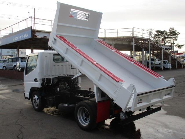 キャンター 全低床ダンプ　外装オールペイント済み　５ＭＴ３ペダル　車両総重量５．０ｔ未満　４ナンバー　エアコン　パワステ　パワーウィンドウ　ＡＢＳ　運転席エアバック　荷台内寸長さ３０５ｃｍ幅１６０ｃｍ高さ３２ｃｍ　ＥＴＣ（13枚目）