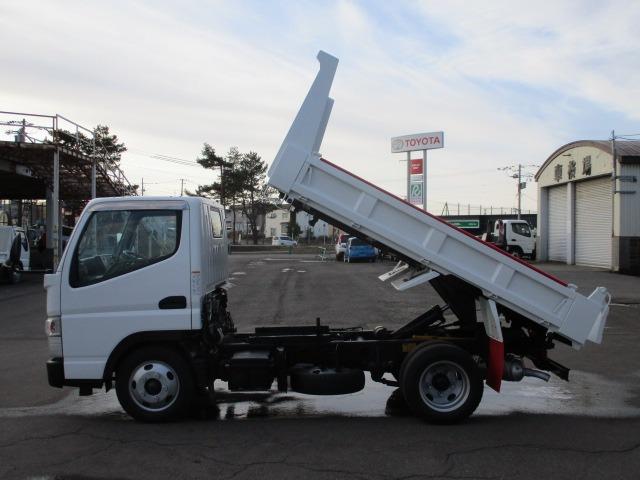 キャンター 全低床ダンプ　外装オールペイント済み　５ＭＴ３ペダル　車両総重量５．０ｔ未満　４ナンバー　エアコン　パワステ　パワーウィンドウ　ＡＢＳ　運転席エアバック　荷台内寸長さ３０５ｃｍ幅１６０ｃｍ高さ３２ｃｍ　ＥＴＣ（14枚目）