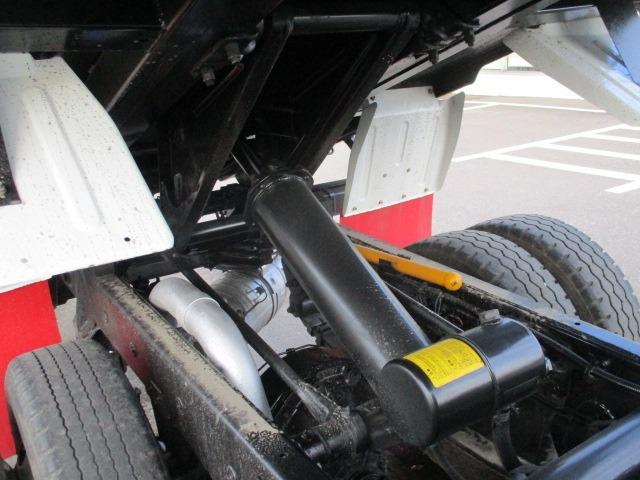 キャンター 全低床ダンプ　外装オールペイント済み　５ＭＴ３ペダル　車両総重量５．０ｔ未満　４ナンバー　エアコン　パワステ　パワーウィンドウ　ＡＢＳ　運転席エアバック　荷台内寸長さ３０５ｃｍ幅１６０ｃｍ高さ３２ｃｍ　ＥＴＣ（26枚目）