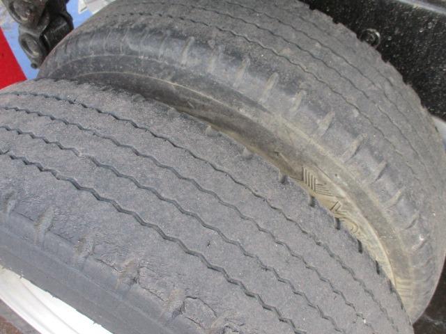 キャンター 全低床ダンプ　外装オールペイント済み　５ＭＴ３ペダル　車両総重量５．０ｔ未満　４ナンバー　エアコン　パワステ　パワーウィンドウ　ＡＢＳ　運転席エアバック　荷台内寸長さ３０５ｃｍ幅１６０ｃｍ高さ３２ｃｍ　ＥＴＣ（33枚目）