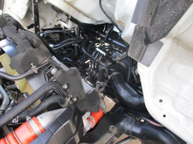 キャンター 全低床ダンプ　外装オールペイント済み　５ＭＴ３ペダル　車両総重量５．０ｔ未満　４ナンバー　エアコン　パワステ　パワーウィンドウ　ＡＢＳ　運転席エアバック　荷台内寸長さ３０５ｃｍ幅１６０ｃｍ高さ３２ｃｍ　ＥＴＣ（40枚目）