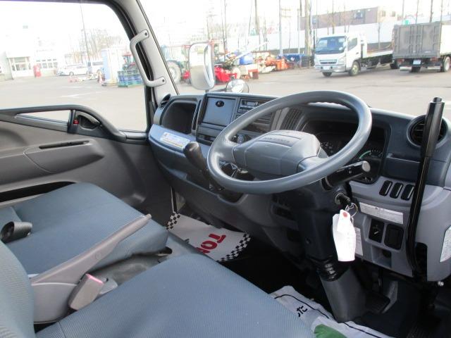 キャンター 全低床ダンプ　外装オールペイント済み　５ＭＴ３ペダル　車両総重量５．０ｔ未満　４ナンバー　エアコン　パワステ　パワーウィンドウ　ＡＢＳ　運転席エアバック　荷台内寸長さ３０５ｃｍ幅１６０ｃｍ高さ３２ｃｍ　ＥＴＣ（45枚目）