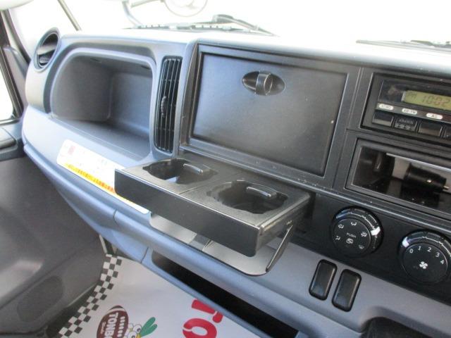 キャンター 全低床ダンプ　外装オールペイント済み　５ＭＴ３ペダル　車両総重量５．０ｔ未満　４ナンバー　エアコン　パワステ　パワーウィンドウ　ＡＢＳ　運転席エアバック　荷台内寸長さ３０５ｃｍ幅１６０ｃｍ高さ３２ｃｍ　ＥＴＣ（52枚目）