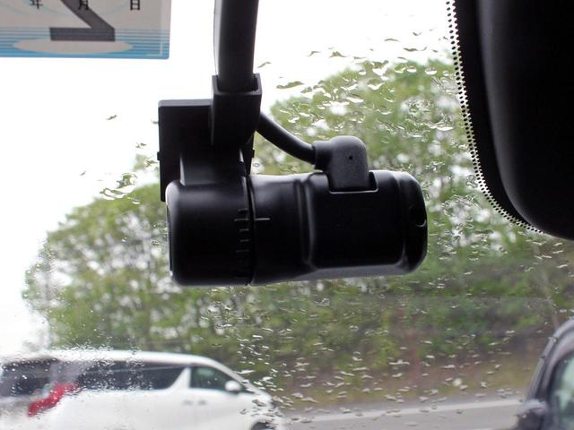 ＣＸ－６０ ＸＤ　Ｌパッケージ　１２．３型マツダコネクトナビＴＶ　ＢＯＳＥサウンド　全周囲カメラ　黒革シート　スマートブレーキサポート　ハンズフリーパワーバックドア　レーダークルーズコントロール　置くだけ充電　シートヒーダー（15枚目）