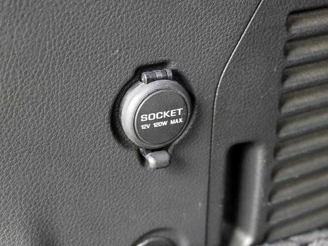 エルグランド ２５０ハイウェイスタープレミアム　後期　ナビＴＶ　１１型リアエンターテイメント　両側パワースライドドア　全周囲カメラ　パワーバックドア　ステアリングスイッチ　黒革シート　パワーシート＆ヒーター　クルーズコントロール　シートメモリー（26枚目）
