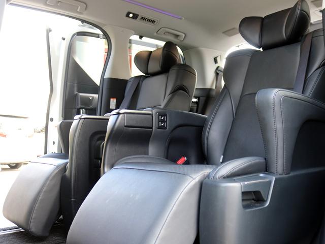 アルファード 2.5S Cパッケージ 後期 寒冷地 JBLサウンド フリップダウンM 黒革エグゼクティブシート 全周囲カメラ デジタルインナーミラー ブラインドスポットモニター シートエアコン パワーバックドア 純正18インチAW(7枚目)