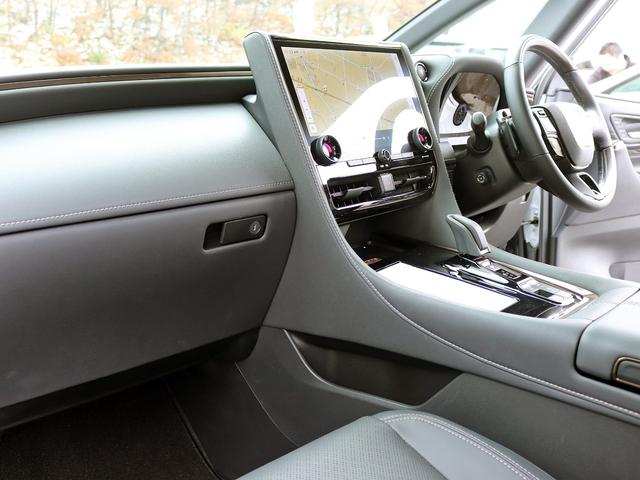 ヴェルファイアハイブリッド Z プレミア GRフルエアロ&マフラー メーカーナビTV 黒革エグゼクティブシート 左右独立ムーンルーフ トヨタチームイメイト デジタルインナーミラー 全周囲カメラ パワーバックドア ブラインドスポットモニター(54枚目)