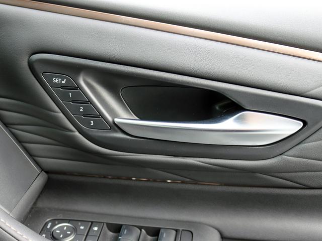 ヴェルファイアハイブリッド Z プレミア GRフルエアロ&マフラー メーカーナビTV 黒革エグゼクティブシート 左右独立ムーンルーフ トヨタチームイメイト デジタルインナーミラー 全周囲カメラ パワーバックドア ブラインドスポットモニター(62枚目)