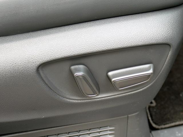 ヴェルファイアハイブリッド Z プレミア GRフルエアロ&マフラー メーカーナビTV 黒革エグゼクティブシート 左右独立ムーンルーフ トヨタチームイメイト デジタルインナーミラー 全周囲カメラ パワーバックドア ブラインドスポットモニター(63枚目)