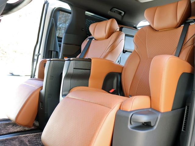 ヴェルファイアハイブリッド Ｚ　プレミア　モデリスタエアロ＆マフラー　ブラウン革シート　１３．２型有機ＥＬフリップダウン　寒冷地　１４型ディスプレイオーディオ＋　左右独立ムーンルーフ　デジタルインナーミラー　トヨタチームメイト　全周囲カメラ（4枚目）