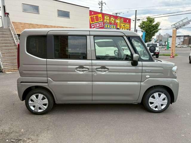 スペーシア ハイブリッドG スマートキー 踏み間違い防止装置 両側スライドドア キーレス レーンキープアシスト 横滑り防止装置 盗難防止装置 パワーウィンドウ パワステ フルフラットシート オートエアコン アイドリングストップ(4枚目)