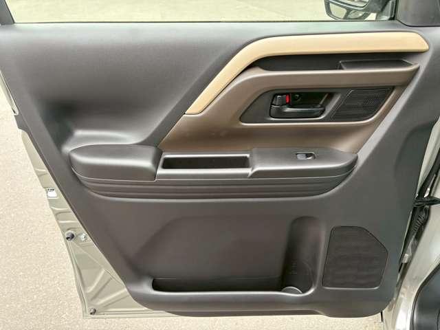 スペーシア ハイブリッドG スマートキー 踏み間違い防止装置 両側スライドドア キーレス レーンキープアシスト 横滑り防止装置 盗難防止装置 パワーウィンドウ パワステ フルフラットシート オートエアコン アイドリングストップ(26枚目)