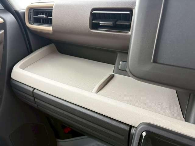 スペーシア ハイブリッドG スマートキー 踏み間違い防止装置 両側スライドドア キーレス レーンキープアシスト 横滑り防止装置 盗難防止装置 パワーウィンドウ パワステ フルフラットシート オートエアコン アイドリングストップ(29枚目)