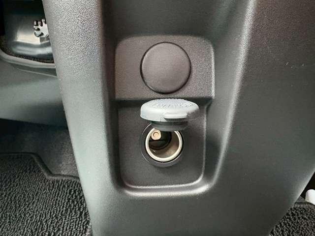 スペーシア ハイブリッドG スマートキー 踏み間違い防止装置 両側スライドドア キーレス レーンキープアシスト 横滑り防止装置 盗難防止装置 パワーウィンドウ パワステ フルフラットシート オートエアコン アイドリングストップ(51枚目)