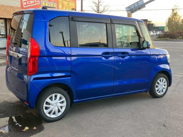 Ｎ－ＢＯＸ Ｇ・Ｌホンダセンシング　４ＷＤ　社外ワンセグナビ　バックカメラ　ＥＴＣ　左側パワースライドドア　プッシュスタート　ＨＤＭＩ　ＵＳＢ　横滑り防止装置　冬タイヤ　衝突軽減ブレーキ　バニティミラー（6枚目）