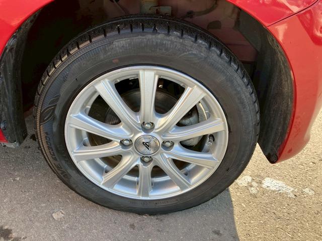 スペーシア ハイブリッドＸ　４ＷＤ　衝突被害軽減ブレーキ　両側電動スライドドア　シートヒーター　冬タイヤ　スマートキー　プッシュスタート　フェニックスレッドパール（9枚目）