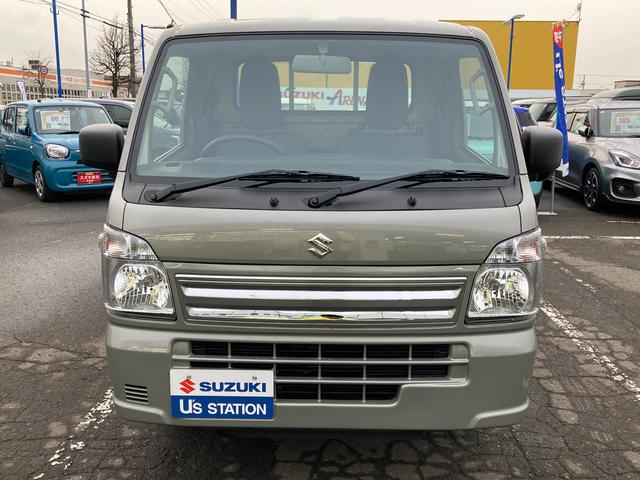 キャリイトラック ＫＣエアコン・パワステ　７型　パートタイム４ＷＤ　別途当社パックで快適に　ラジオ付き　ハロゲンヘッドランプ　アイドリングストップ　リヤパーキングセンサー　キーレスエントリー　横滑り防止　マニュアルエアコン（3枚目）